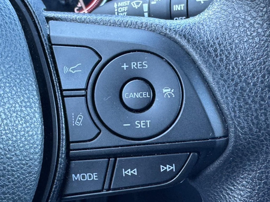 Toyota RAV4 Vehicle Image 19