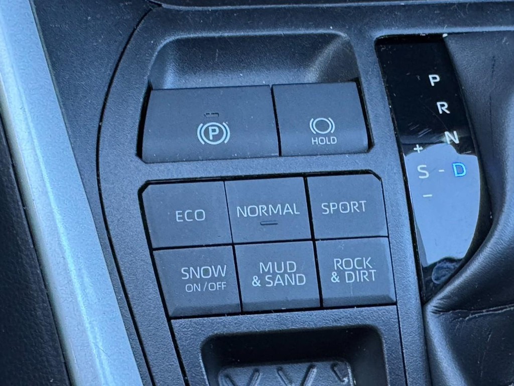 Toyota RAV4 Vehicle Image 23