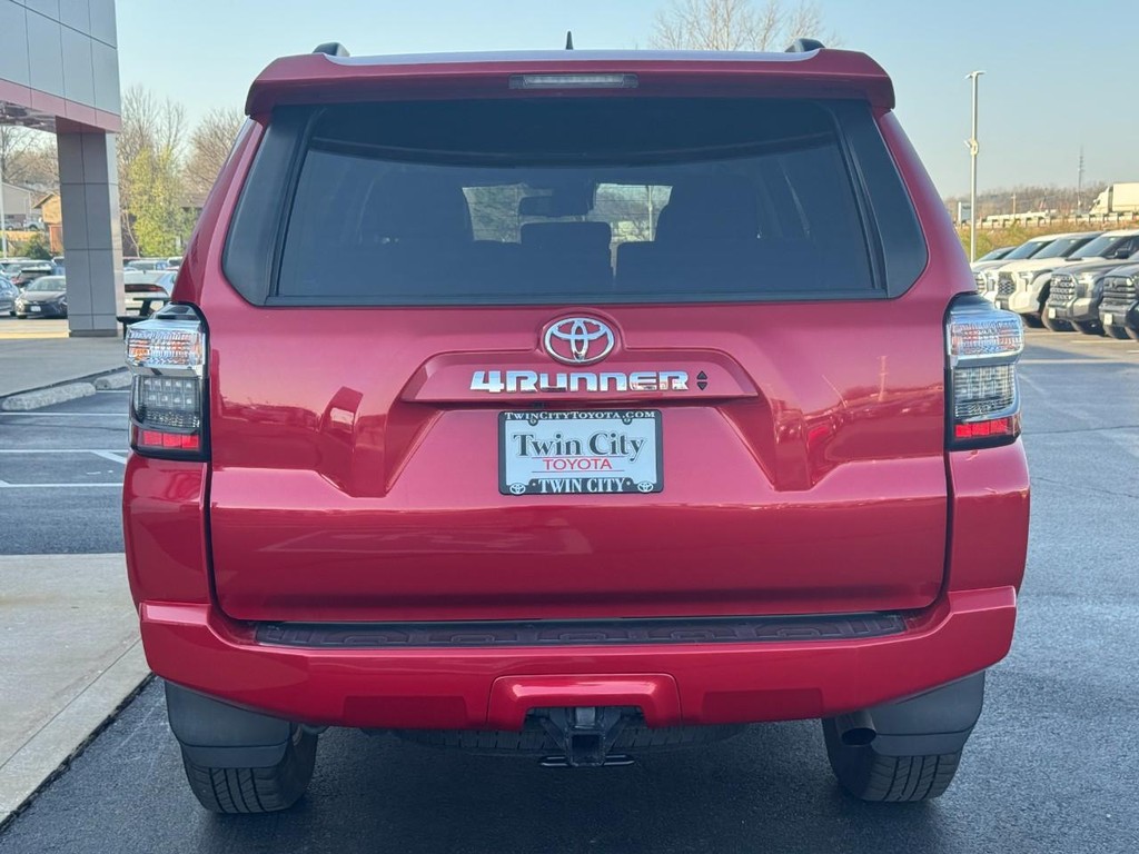 Toyota 4Runner Vehicle Image 5