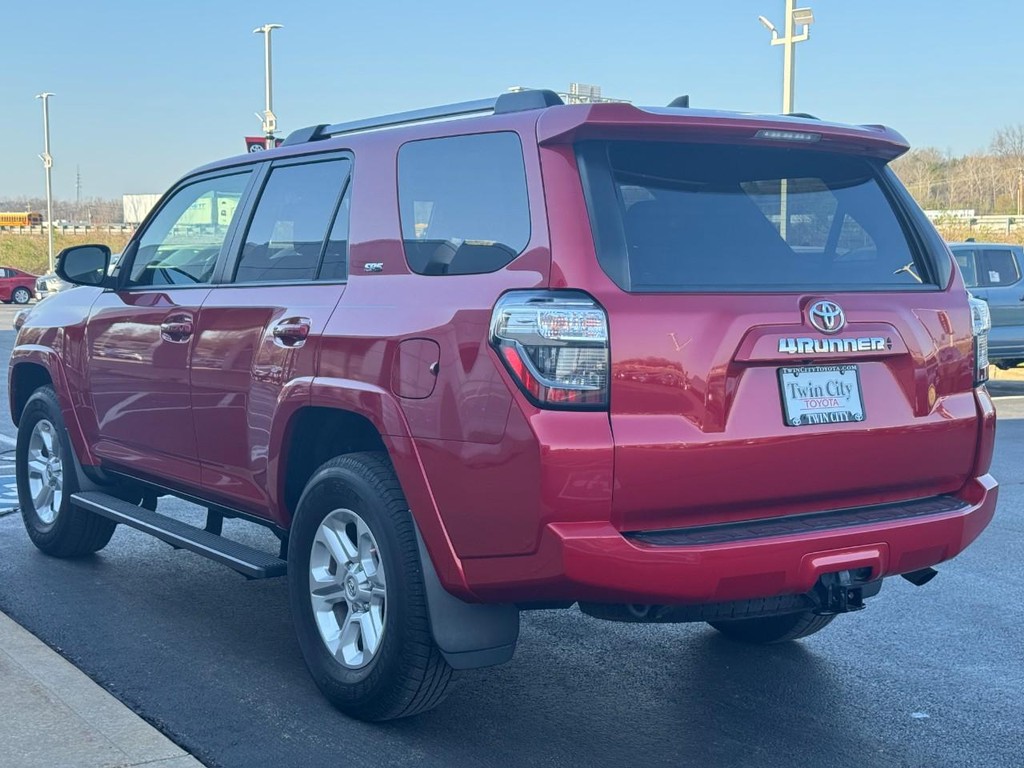 Toyota 4Runner Vehicle Image 6