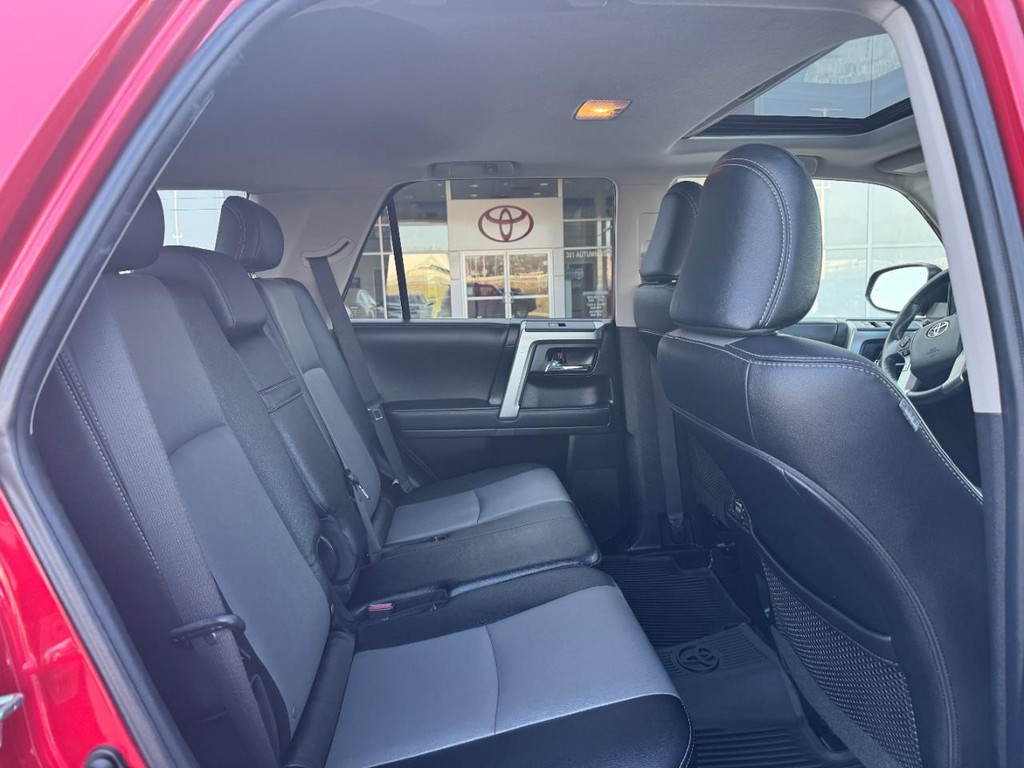 Toyota 4Runner Vehicle Image 11