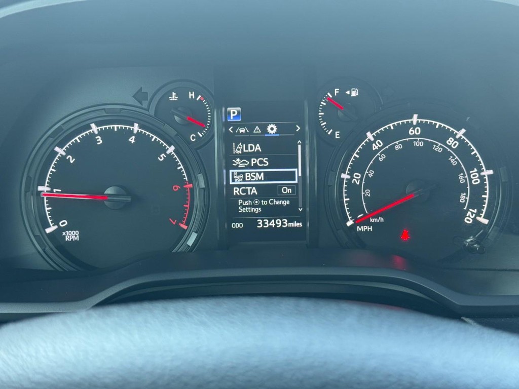 Toyota 4Runner Vehicle Image 18