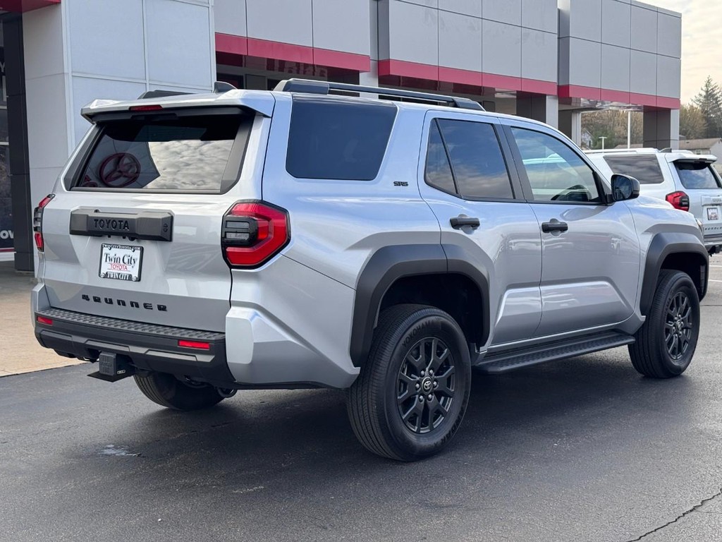 Toyota 4Runner Vehicle Image 3