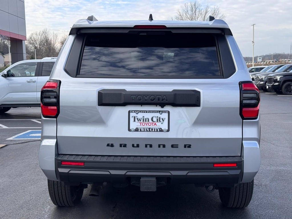 Toyota 4Runner Vehicle Image 5