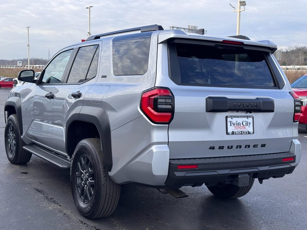 Toyota 4Runner Vehicle Image 7