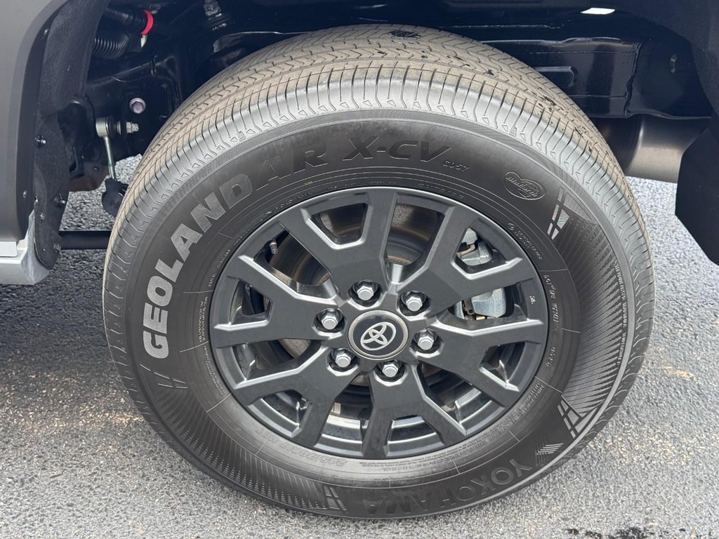 Toyota 4Runner Vehicle Image 8