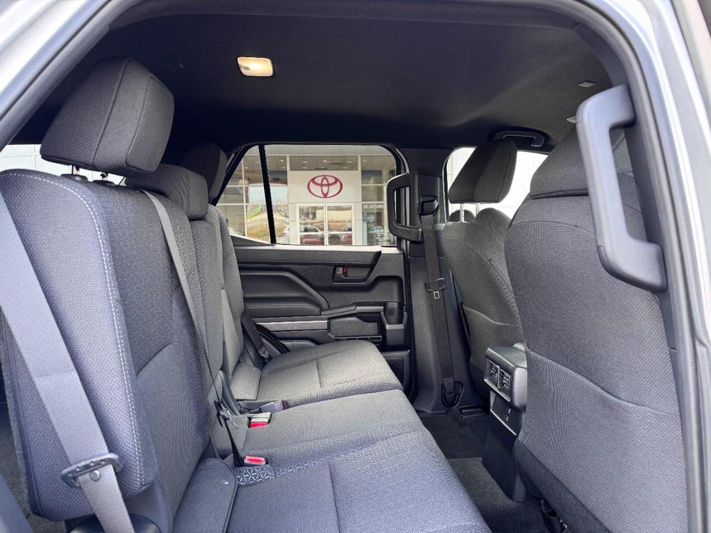 Toyota 4Runner Vehicle Image 11