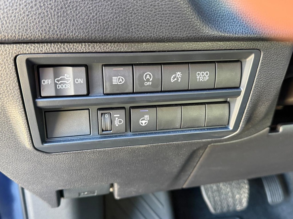 Toyota Tundra 4WD Vehicle Image 17