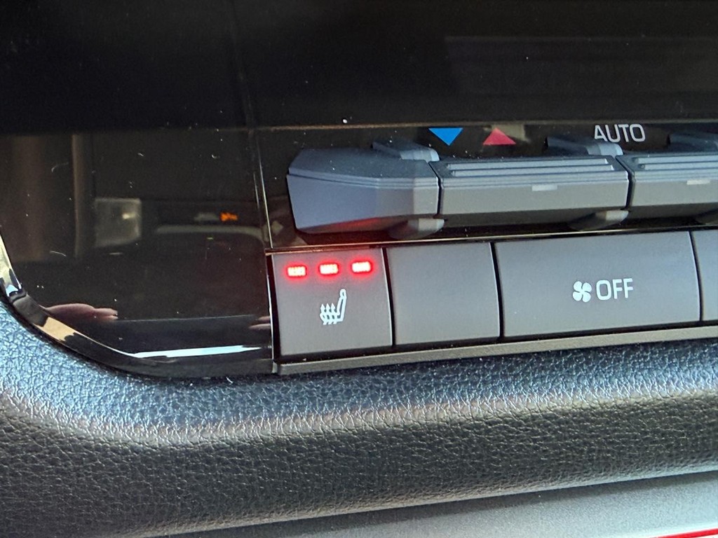 Toyota Tundra 4WD Vehicle Image 23