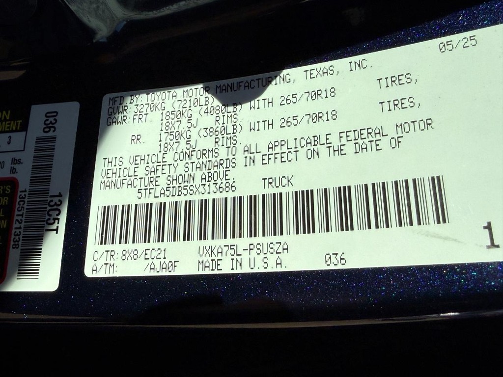 Toyota Tundra 4WD Vehicle Image 24