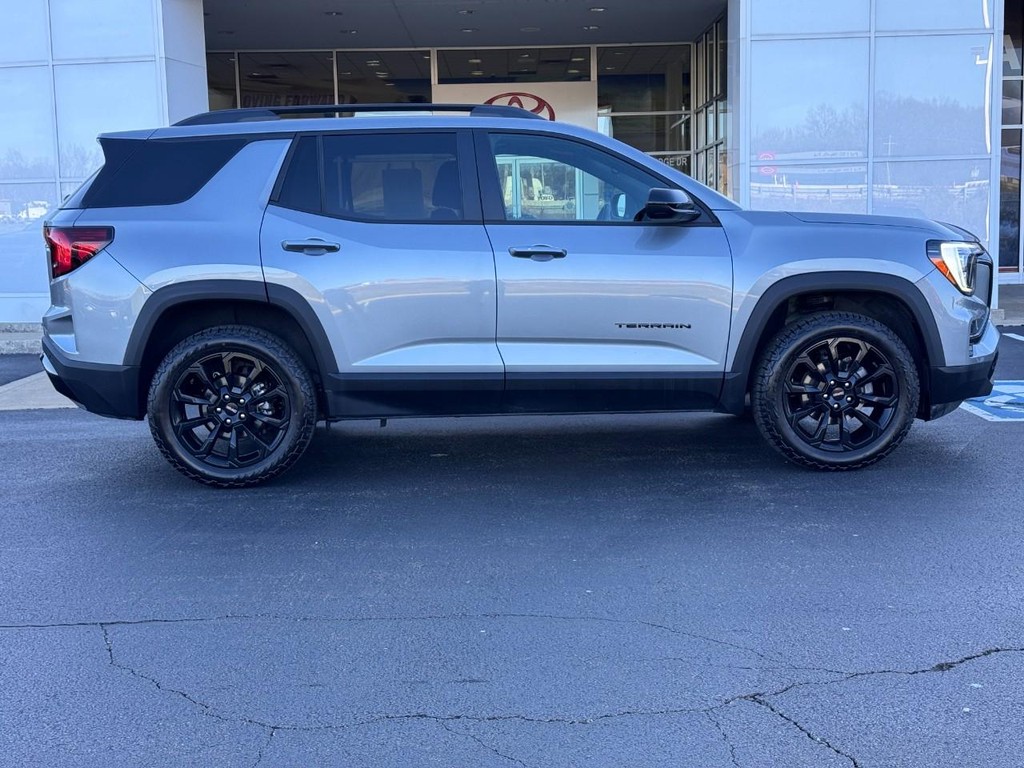 GMC Terrain Vehicle Image 2