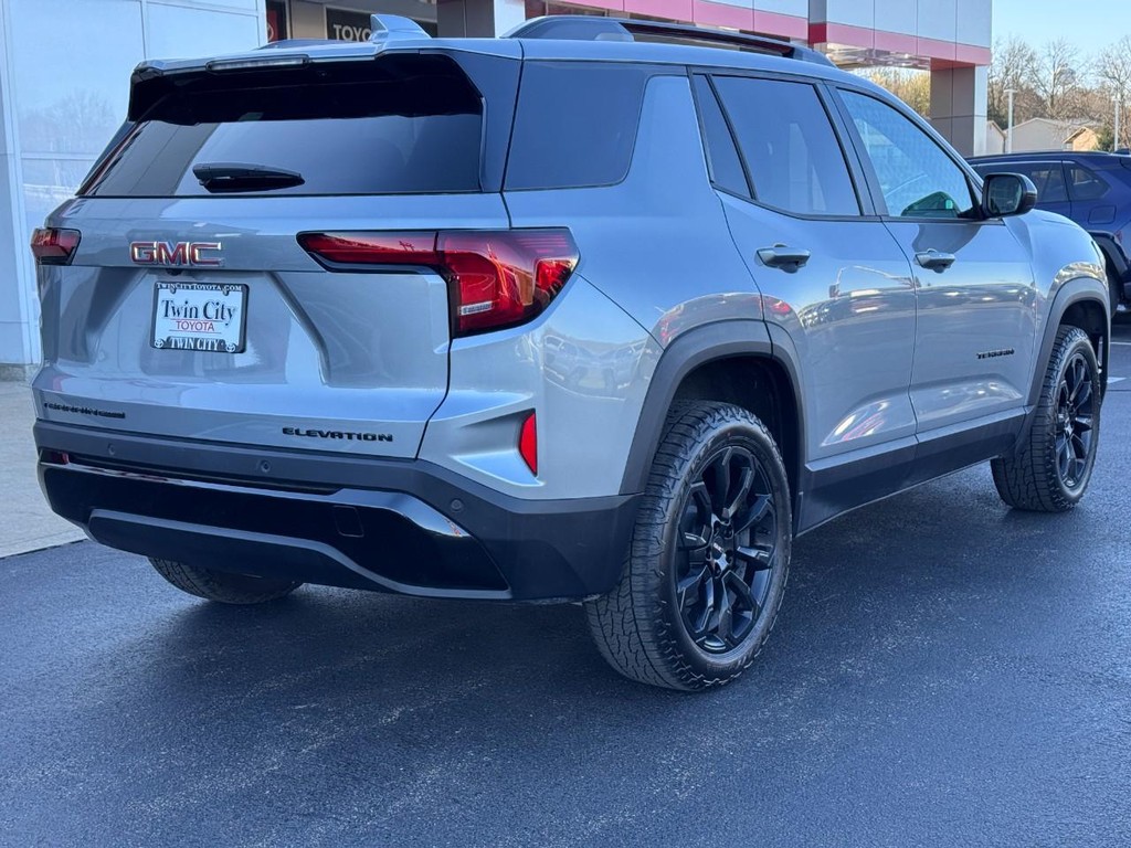 GMC Terrain Vehicle Image 3