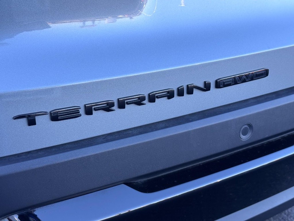 GMC Terrain Vehicle Image 6