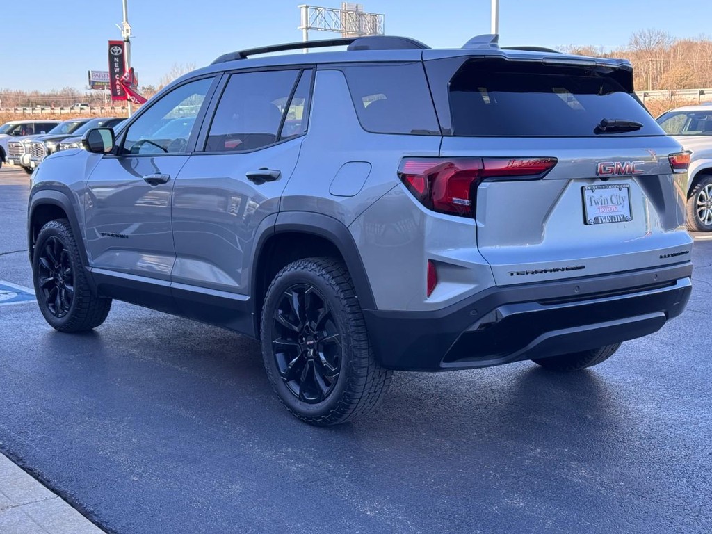 GMC Terrain Vehicle Image 7