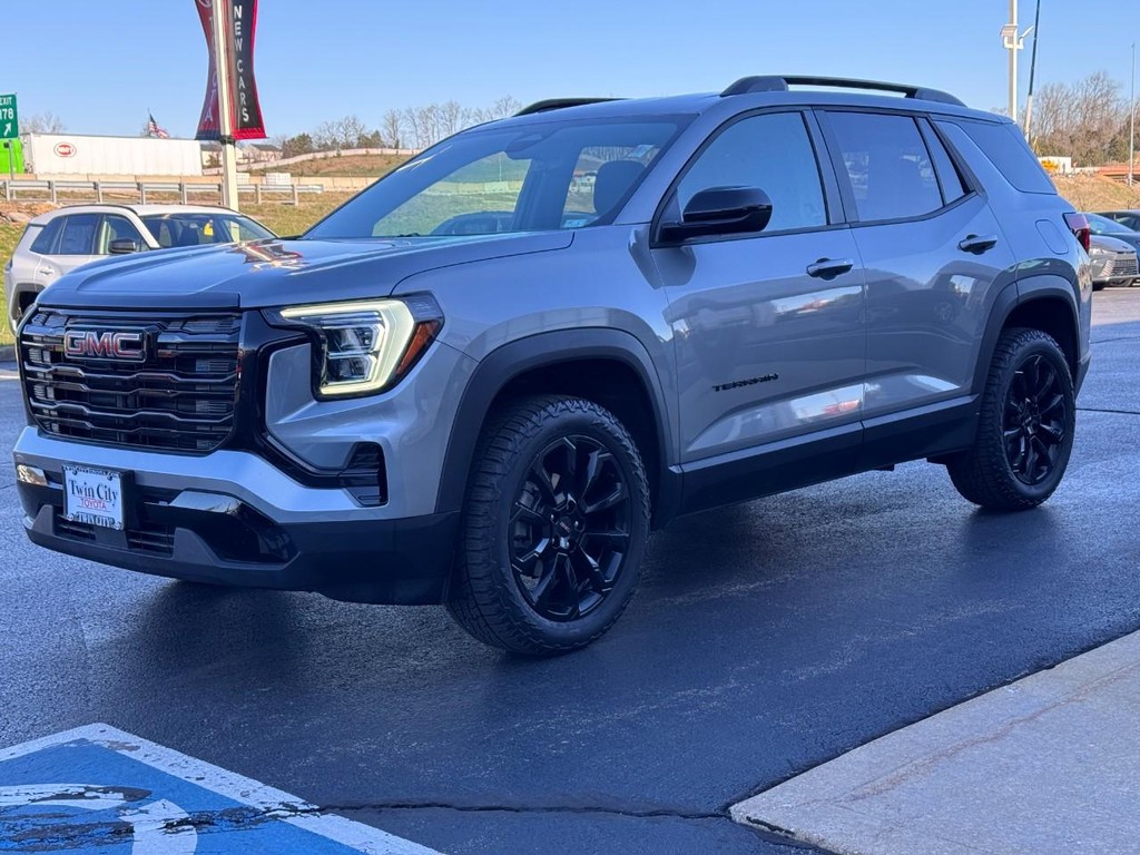 GMC Terrain Vehicle Image 9