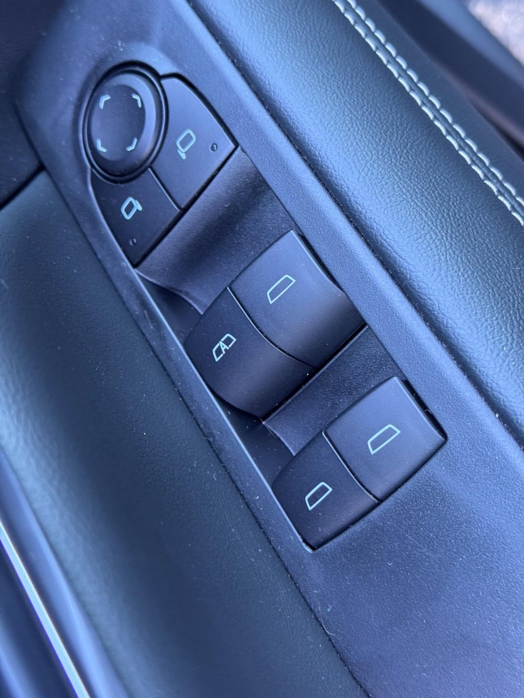 GMC Terrain Vehicle Image 15