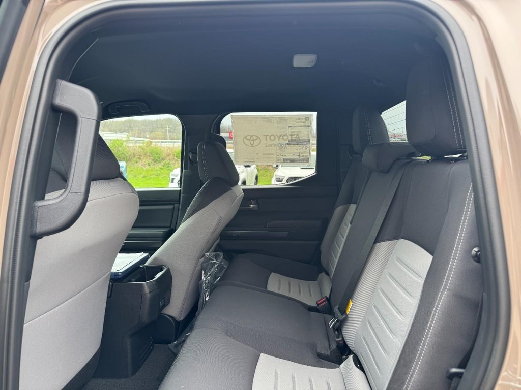 Toyota Tacoma 4WD Vehicle Image 5