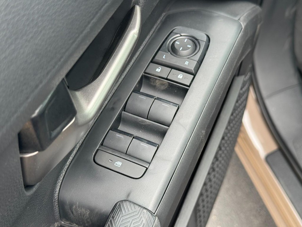 Toyota Tacoma 4WD Vehicle Image 9
