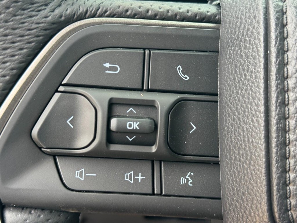 Toyota Tacoma 4WD Vehicle Image 11