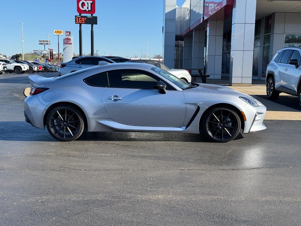 Toyota GR86 Vehicle Image 2