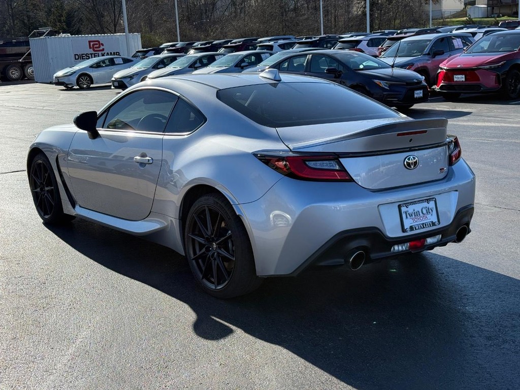 Toyota GR86 Vehicle Image 7