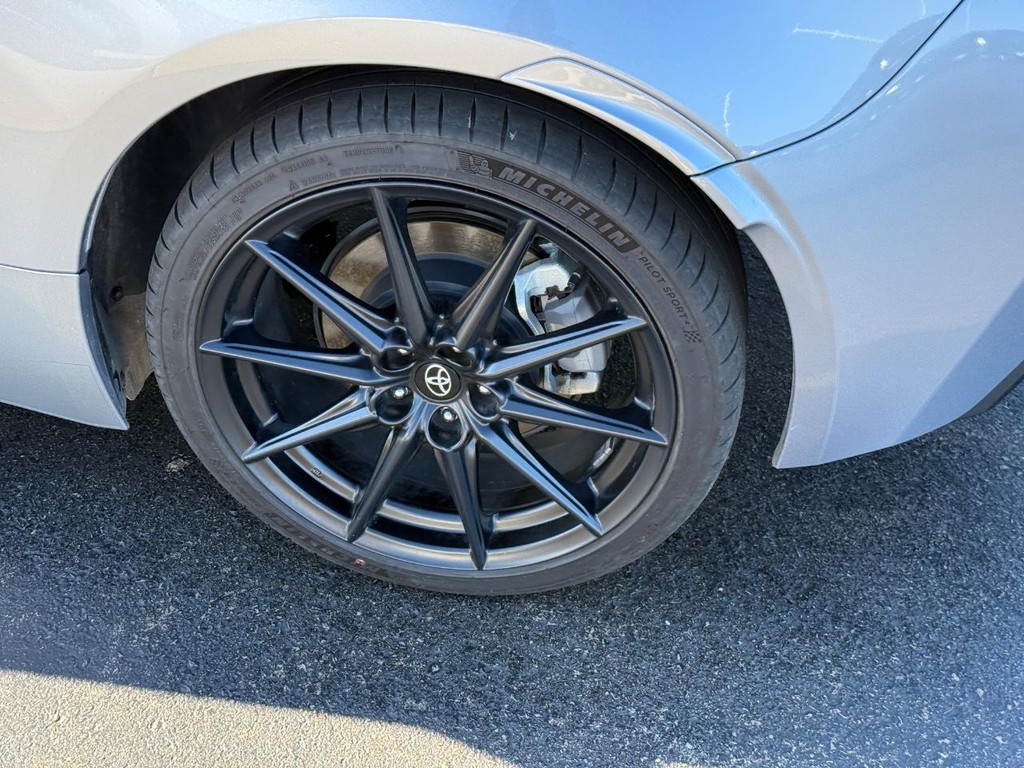 Toyota GR86 Vehicle Image 8