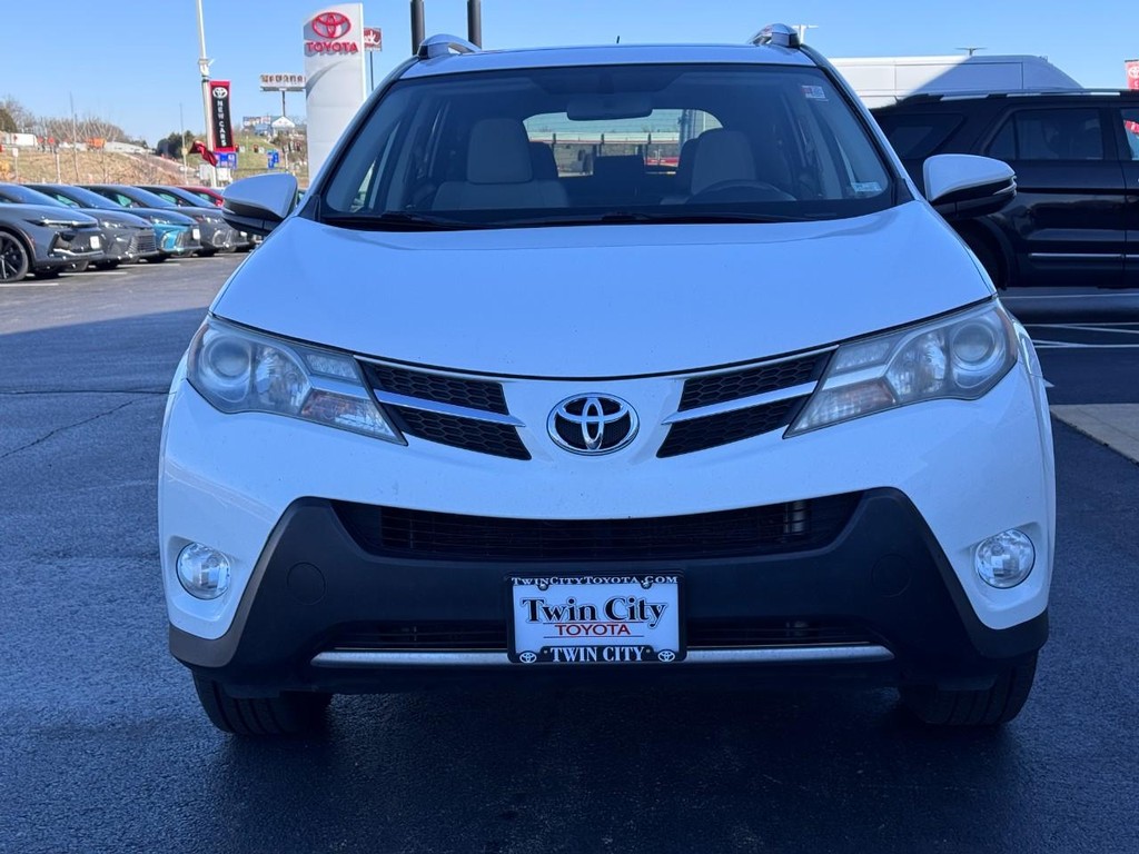 Toyota RAV4 Vehicle Image 10