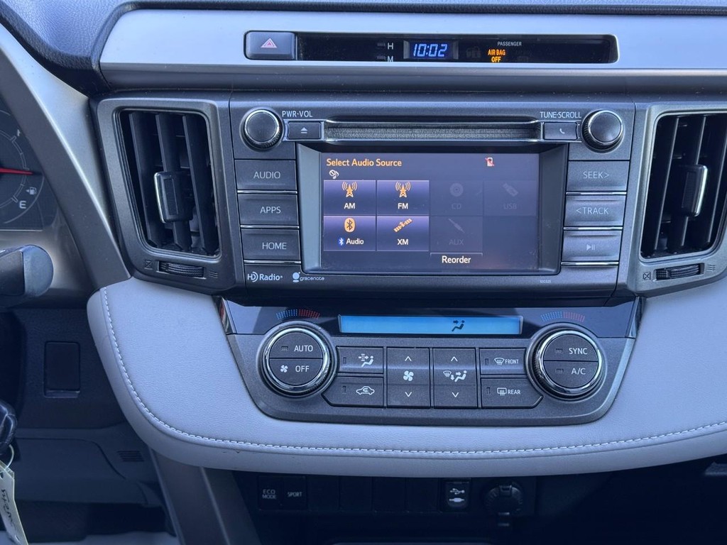 Toyota RAV4 Vehicle Image 14