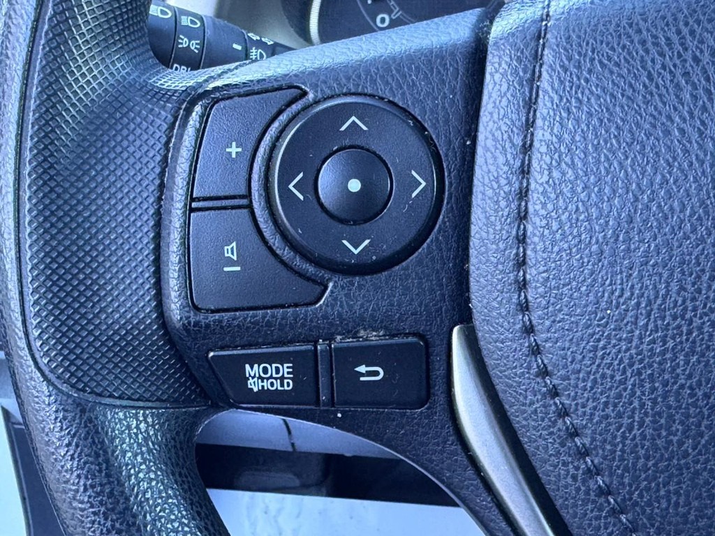 Toyota RAV4 Vehicle Image 17