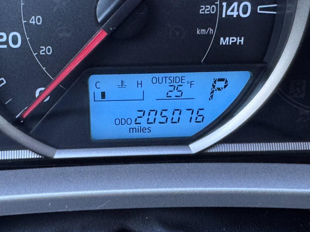 Toyota RAV4 Vehicle Image 20