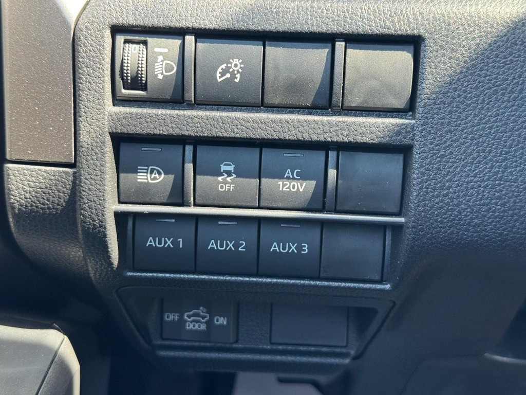 Toyota Tacoma 4WD Vehicle Image 12