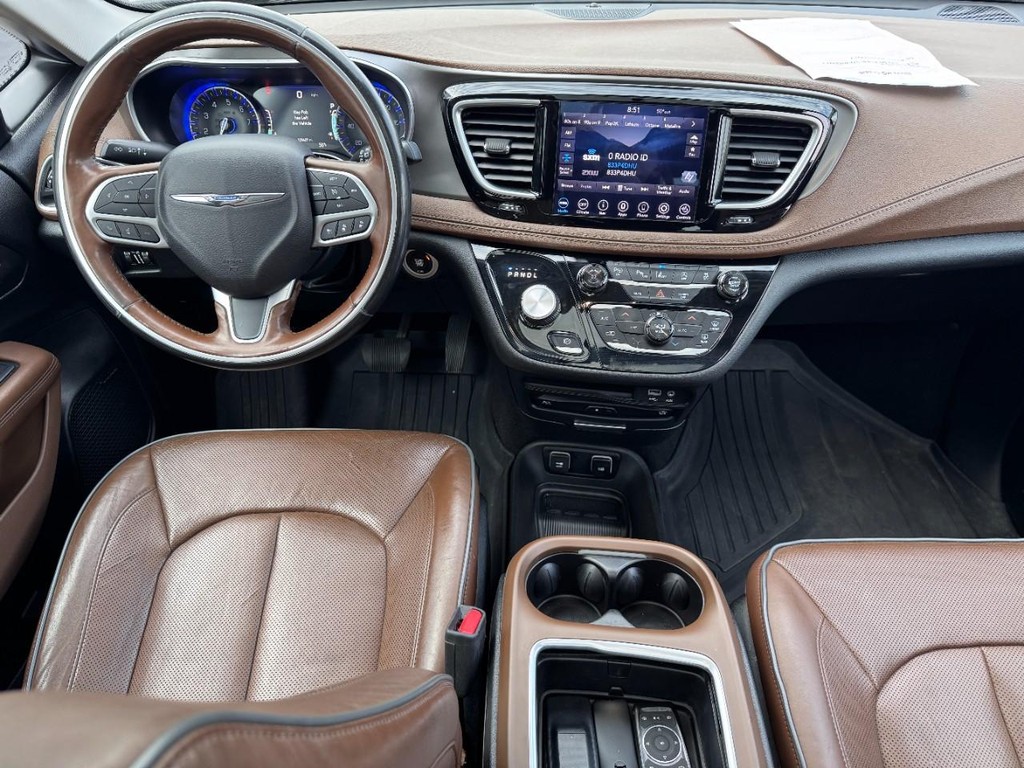 Chrysler Pacifica Vehicle Image 14