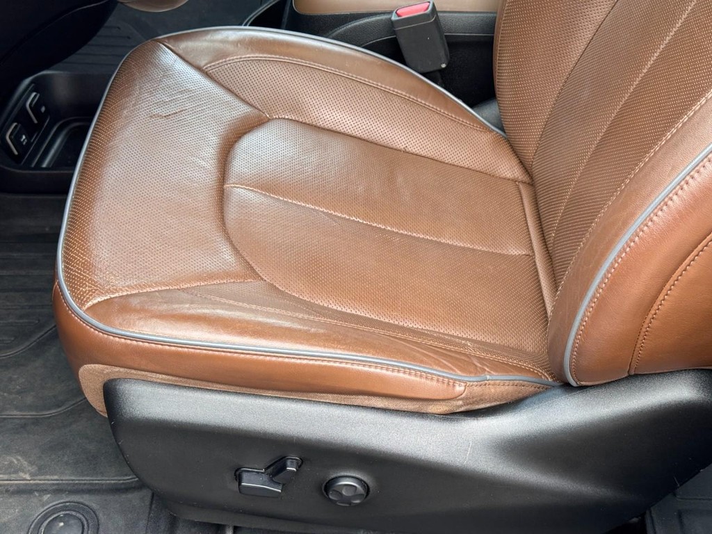 Chrysler Pacifica Vehicle Image 19