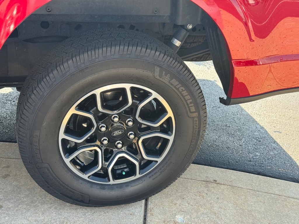 Ford F-150 Vehicle Full-screen Gallery Image 10