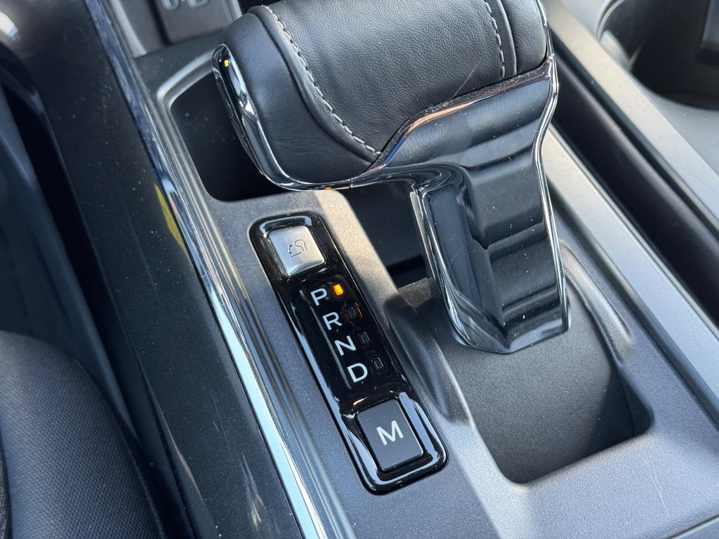 Ford F-150 Vehicle Full-screen Gallery Image 16