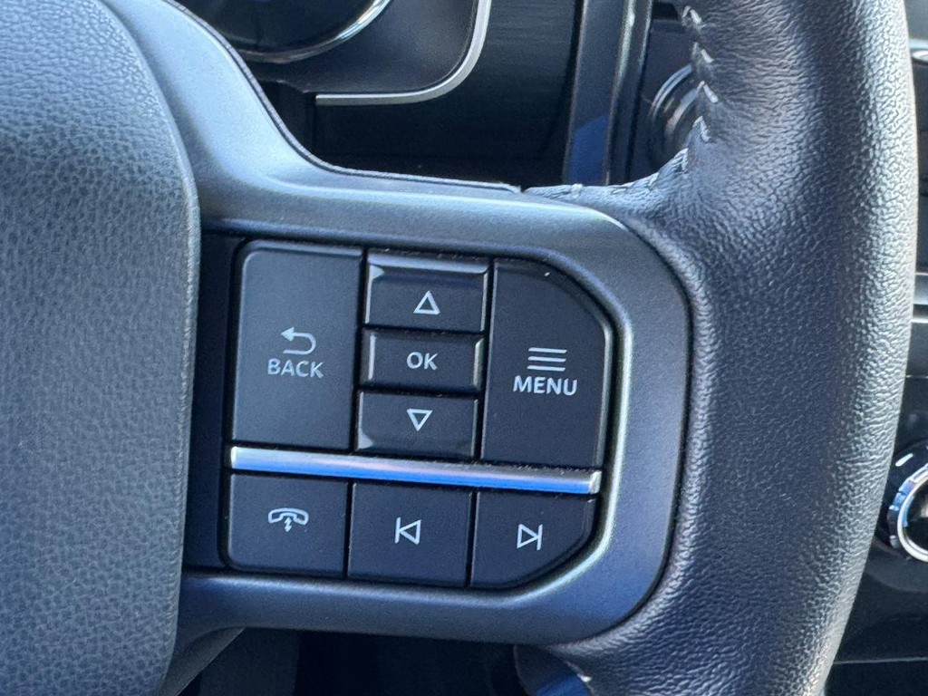 Ford F-150 Vehicle Full-screen Gallery Image 25