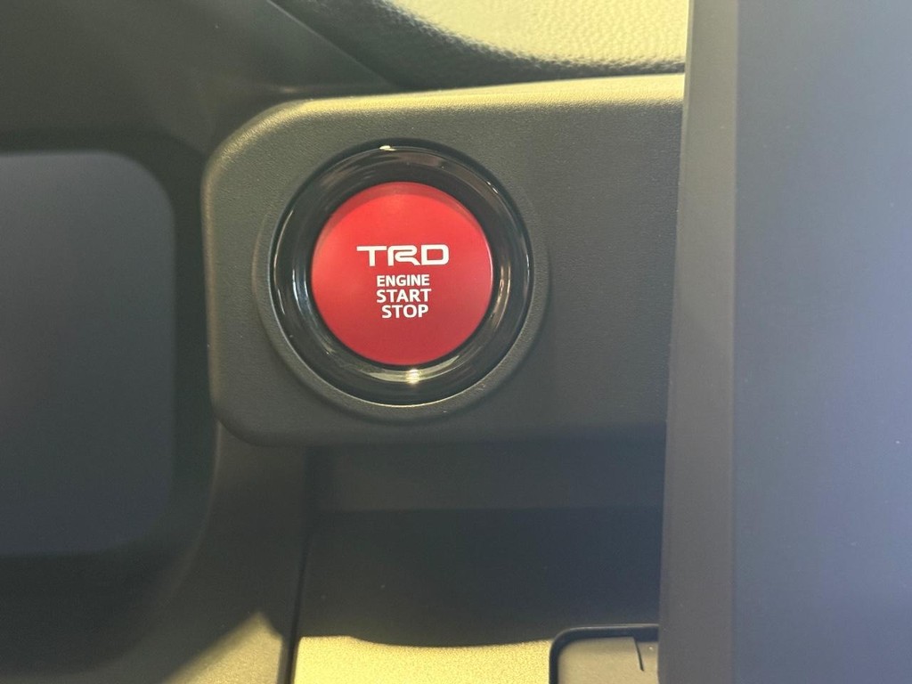 Toyota Tacoma 4WD Vehicle Image 12