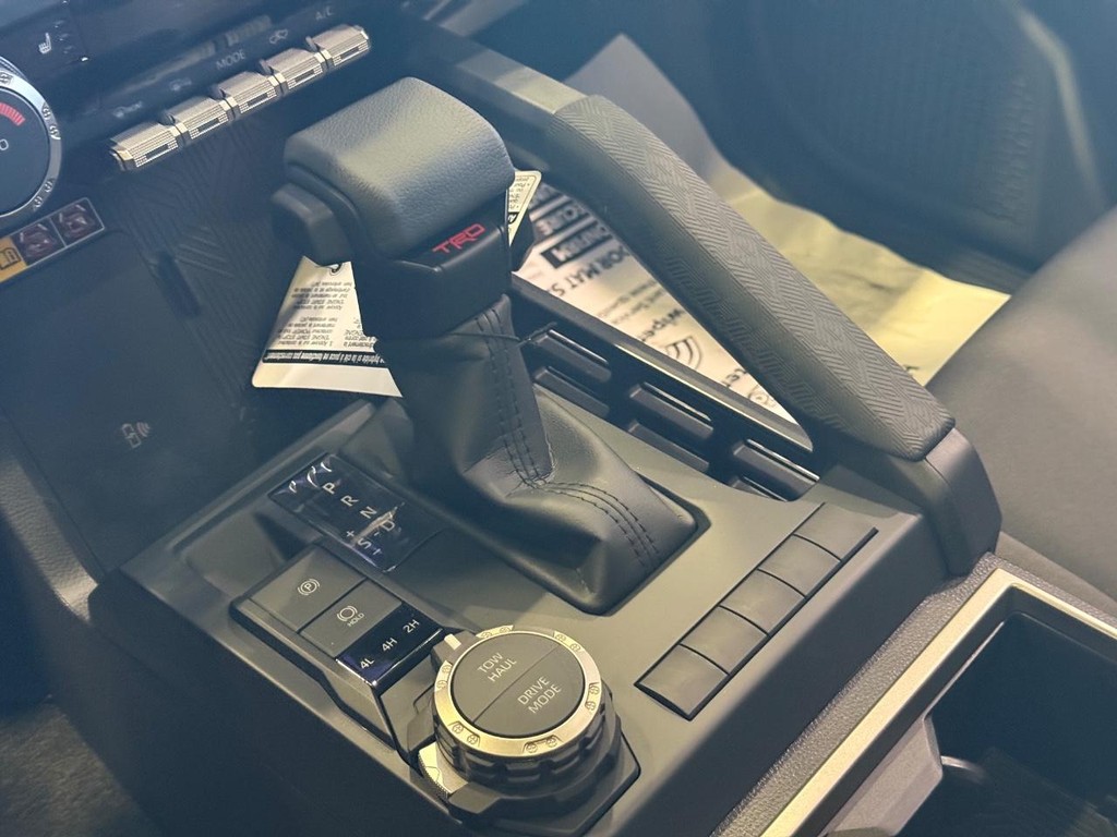Toyota Tacoma 4WD Vehicle Image 16