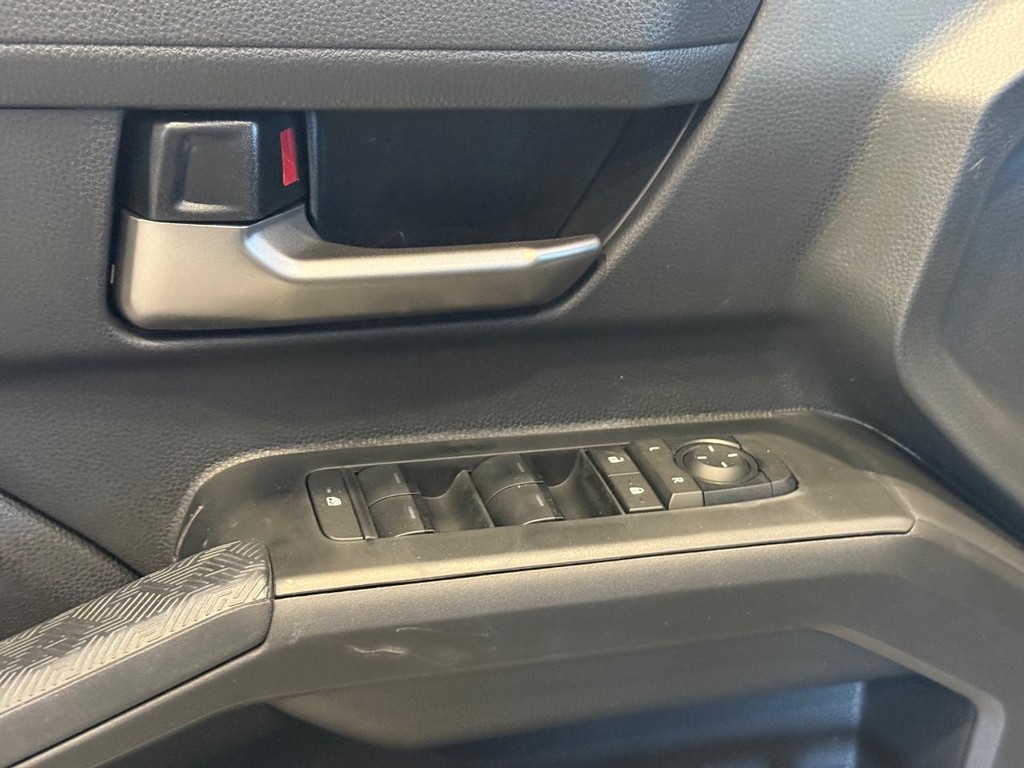 Toyota Tacoma 4WD Vehicle Image 19