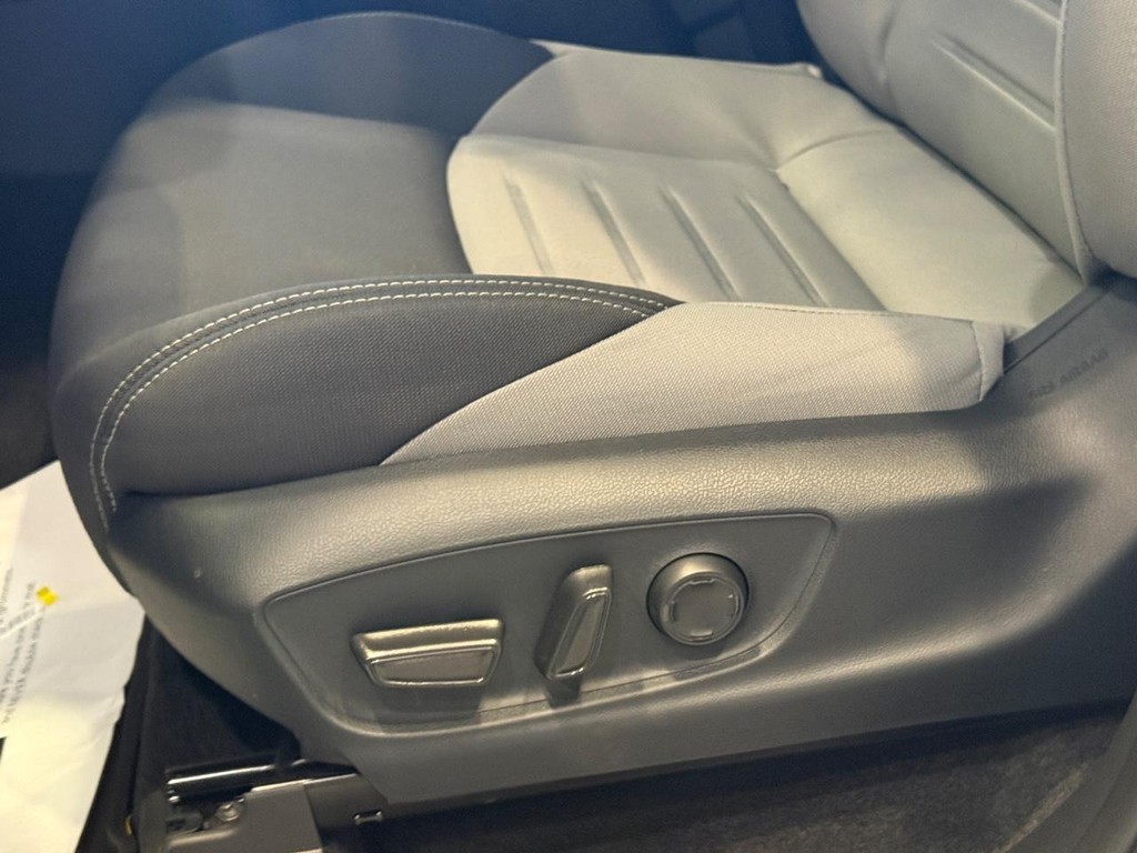 Toyota Tacoma 4WD Vehicle Image 20