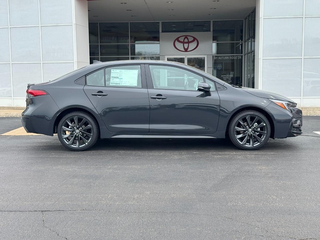 Toyota Corolla Vehicle Image 2