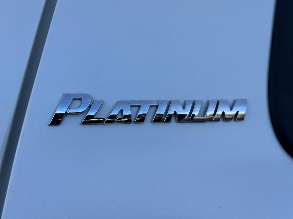 Toyota Sequoia Vehicle Image 4