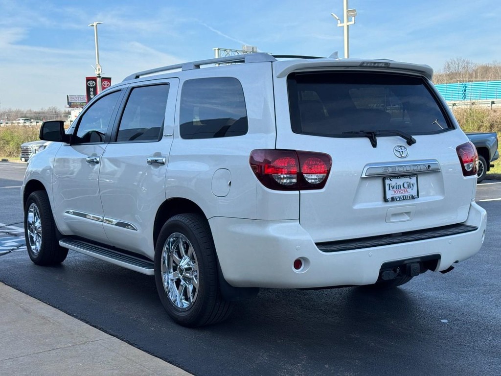 Toyota Sequoia Vehicle Image 7