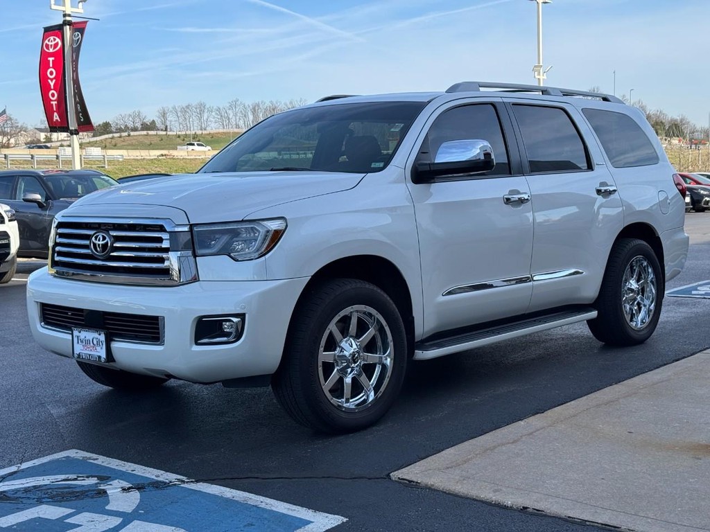 Toyota Sequoia Vehicle Image 8