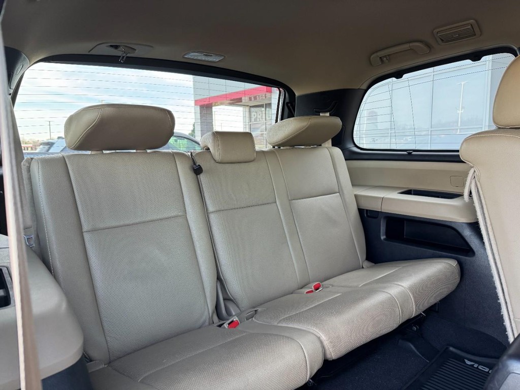Toyota Sequoia Vehicle Image 11