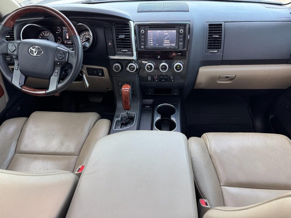 Toyota Sequoia Vehicle Image 14
