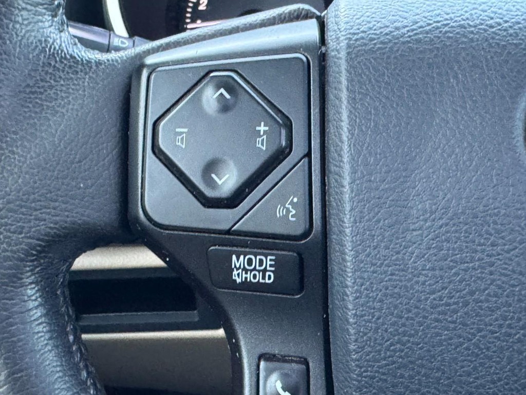 Toyota Sequoia Vehicle Image 20