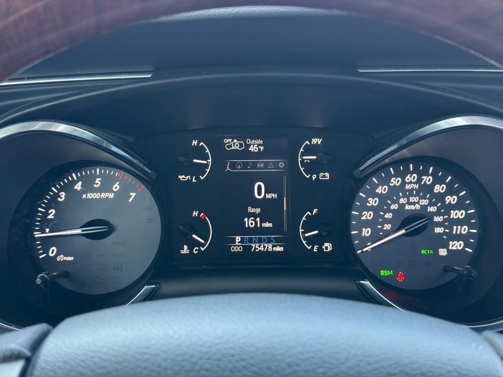 Toyota Sequoia Vehicle Image 22