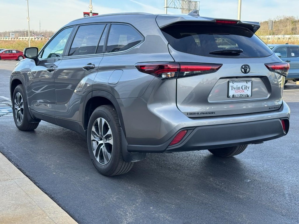 Toyota Highlander Vehicle Image 7