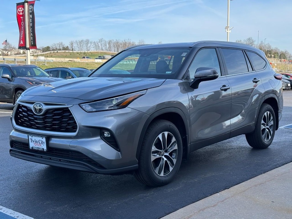 Toyota Highlander Vehicle Image 8